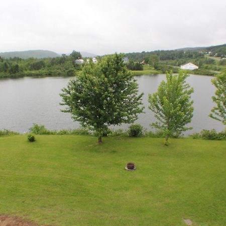 Manoir Des Lacs Lac Baker Exterior photo