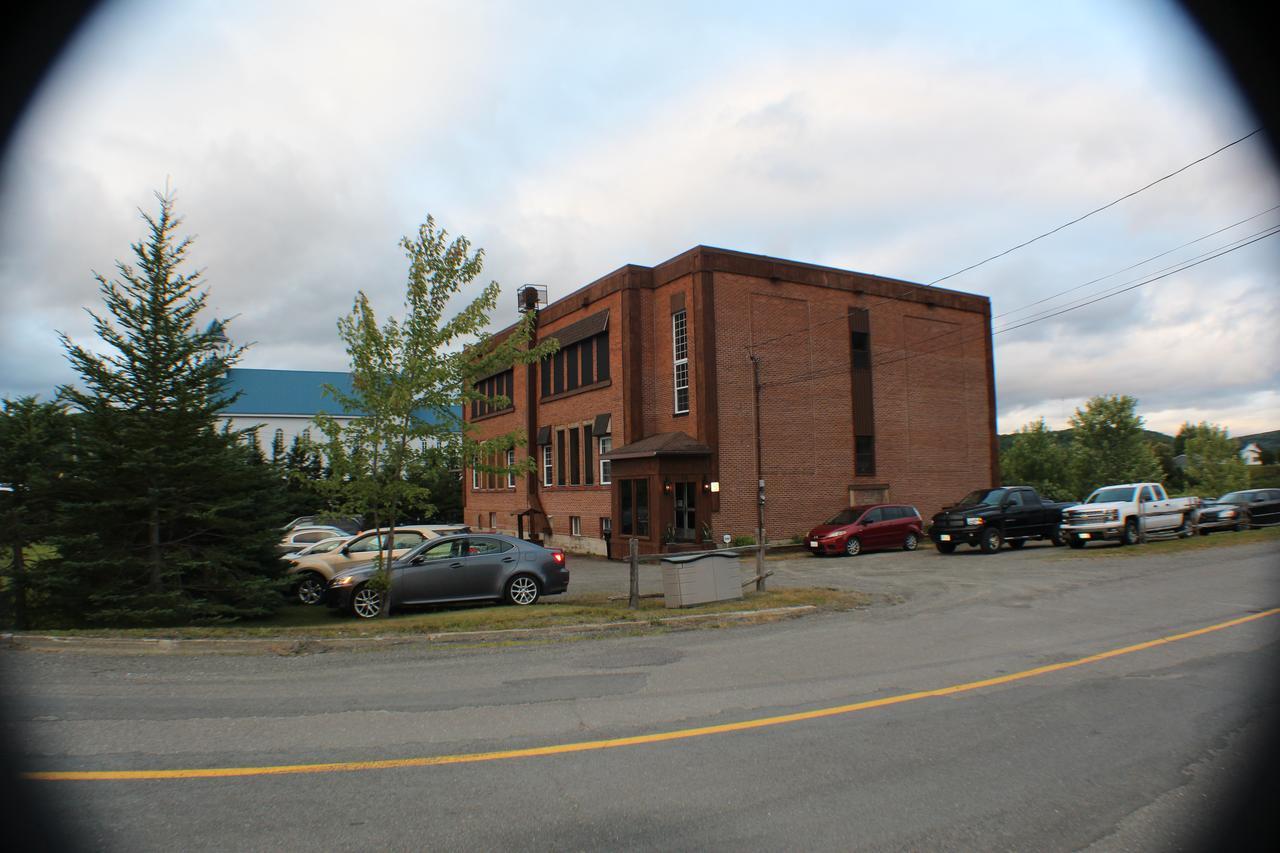 Manoir Des Lacs Lac Baker Exterior photo